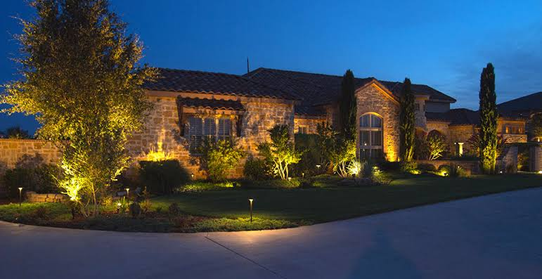 Landscape Lighting Solutions for Modern Homes Enhancing Outdoor Design and Safety