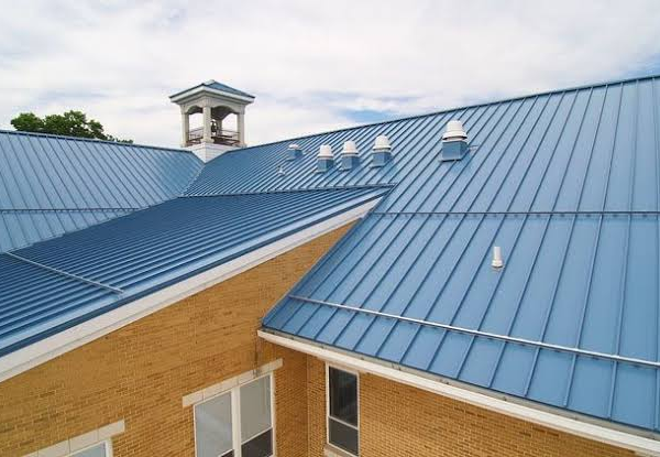 What Makes Metal Roofing Systems Valuable for Modern Residential Buildings
